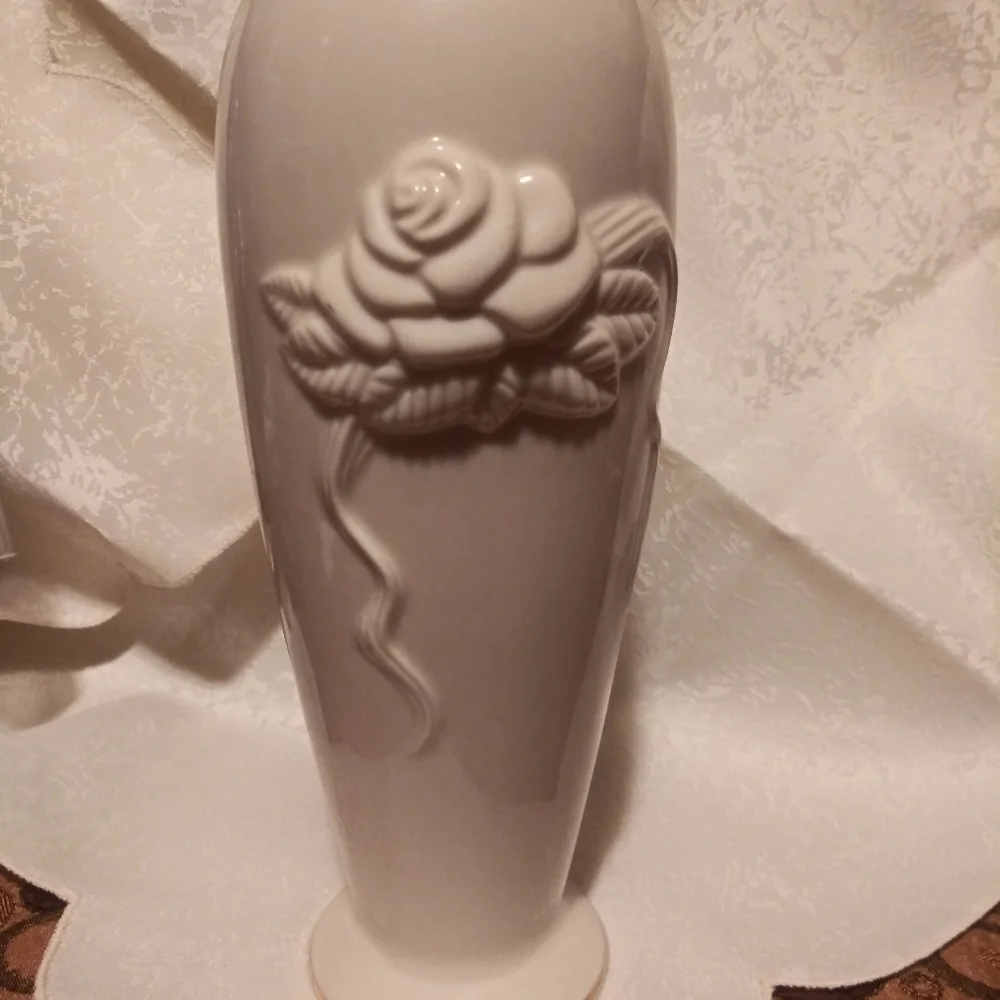 NWOT Lenox Bud Vase